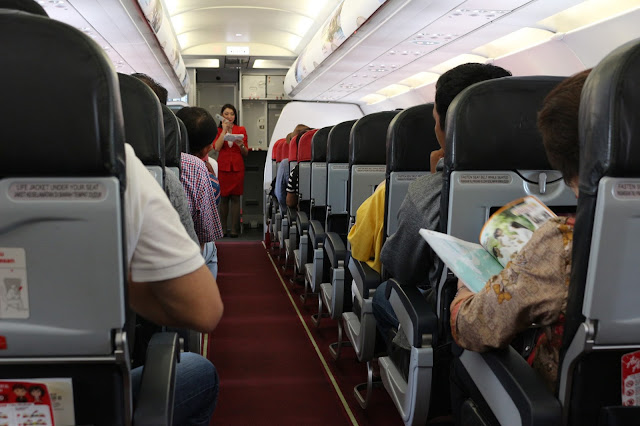 Selamat datang dalam penerbangan perdana Air Asia Pontianak Kuching