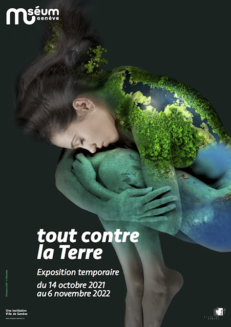 Affiche de l'exposition montrant une femme-terre enroulée sur elle même