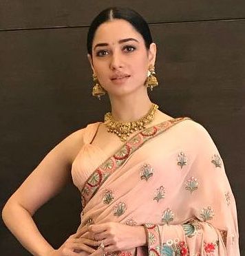 Tamanna Bhatia Gold Chandelier Earrings And Necklace