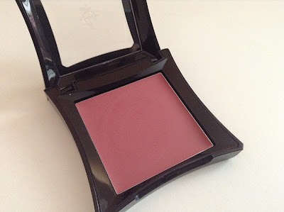 Illamasqua Velvet Blush in Peaked