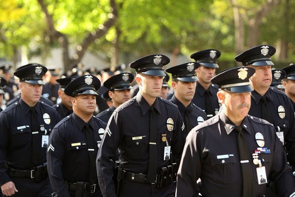 GOSPEL TO LAPD OFFICERS - Евангелизация отряду полиции Лос Анджелеса.