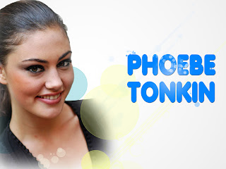 Phoebe Tonkin Smiling HD Wallpaper