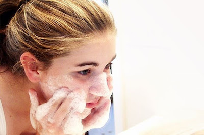 Phương pháp loại bỏ mụn ẩn dưới da
