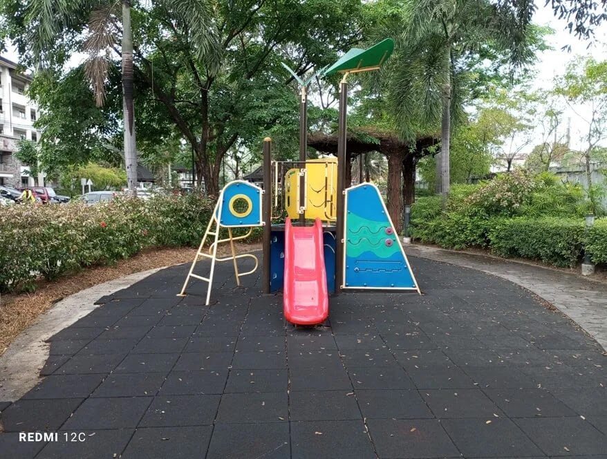 Xiaomi Redmi 12C Camera Sample - Playground, Normal Zoom