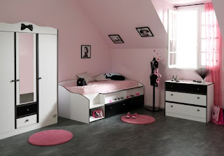 Habitación juvenil rosa y negro