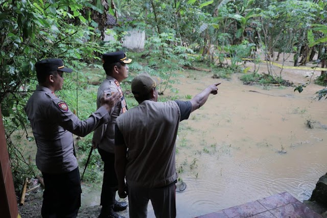 Banjir di Wadasmalang Karangsambung Kapolres Kebumen Beri Bantuan Warga Terdampak