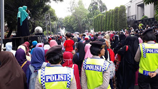 Bela Rohingya, Unjuk Rasa Muslim Indonesia di Depan Kedubes Myanmar Disoroti Media Asing