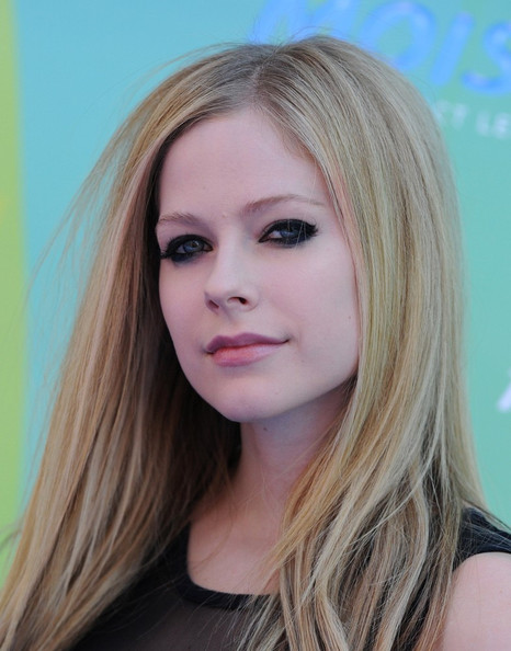 Avril Lavigne Pics from Teen Choice Awards