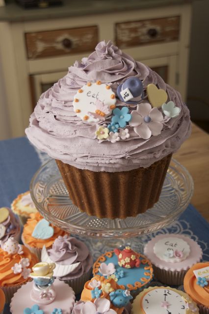 cupcakes alice Vintage Wonderland wonderland Alice cupcakes in In Cupcakes Alice vintage