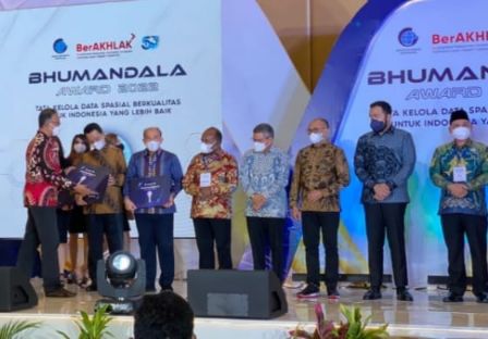 Pemprov Lampung Terima Penghargaan Bhumandala Award 2022 dari BIG RI