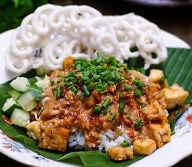 Resep Sederhana Nasi Lengko khas Cirebon Mudah dan Murah
