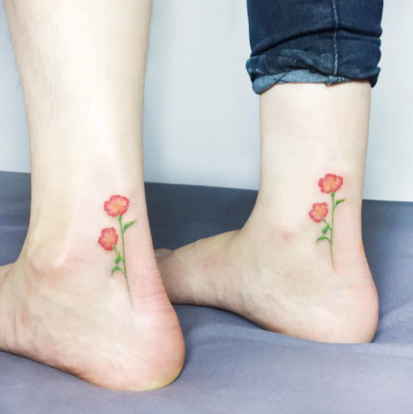 Tatuagens femininas para os tornozelos