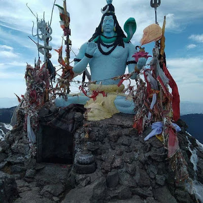 Lord Shiva idol at Churdhar peak