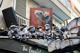 New-York-Rats-Lunch-atop-a-Skyscraper-Carrer-Verdi-del-Mig-Festes-de-Gracia-2023