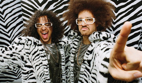 Este duo californiano est formado por Redfoo y Sky Blu t o y sobrino que