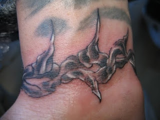 Barb Wire Tattoo Designs-something that draws attention and adds spice to your style.33333