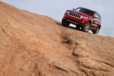 2011 Jeep Grand Cherokee Car Wallpaper