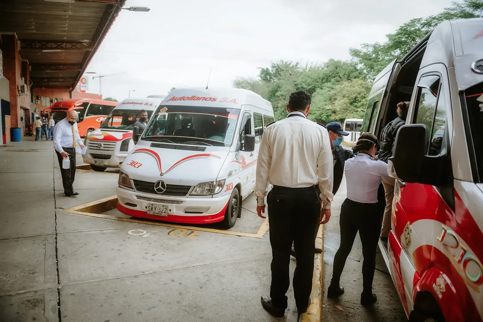 El alcalde de Villavicencio, Felipe Harman Ortiz, denunció la compleja situación que se vive al interior de la Terminal de Transportes
