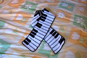 http://mislaboresytrabajos.blogspot.com.es/2010/02/hacemos-una-bufanda-piano.html