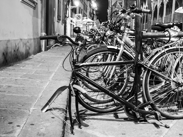 jiemve, le temps d'une pose, Florence, vélos, noir et blanc