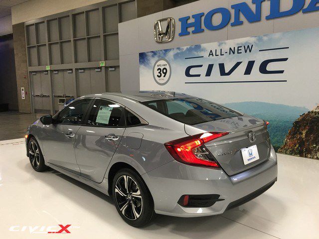 Honda Civic thế hệ mới ra mắt tại Mỹ giá từ 18.640 USD