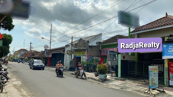 Ruang Usaha Murah prospektif strategis di Sentra Bisnis Pusat Kota Jalan Utama Alun-Alun Utara Kodya