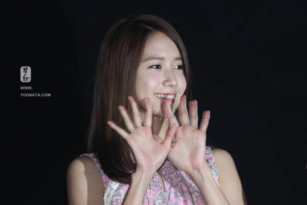 Yoona Double Wave Wallpaper | SNSD Artistic Gallery