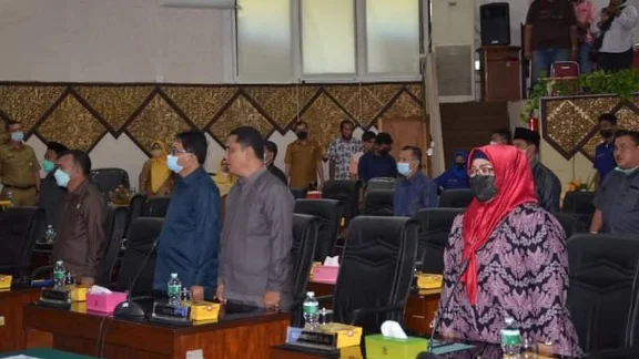 Rapat Paripurna DPRD Kota Padang Setujui Ranperda Retribusi Jasa Umum