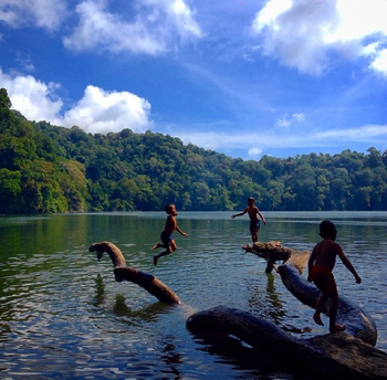 Danau Kastoba