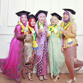 Model Kebaya Muslim Modern Untuk Wisuda