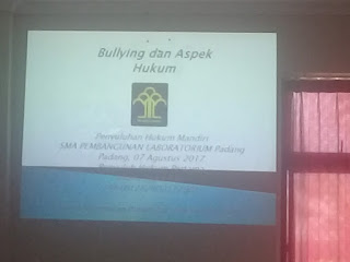 Sosialisasi antisipasi terjadinya bullying yang diikuti dengan aspek hukum di SMA Pembangunan