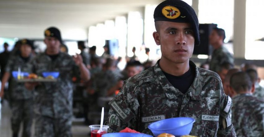 Gobierno sube monto para alimentación de personal militar luego de 13 años