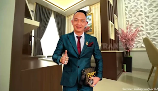 Inilah 6 Perusahaan Milik Jhon Lbf, hivefive, jhontraktor, jhonskin, jhontax,jhontainment, mevol, usaha jhon lbf, jangan ngatur tuhan, merk skincare terbaik, traktor bagus, info artis.