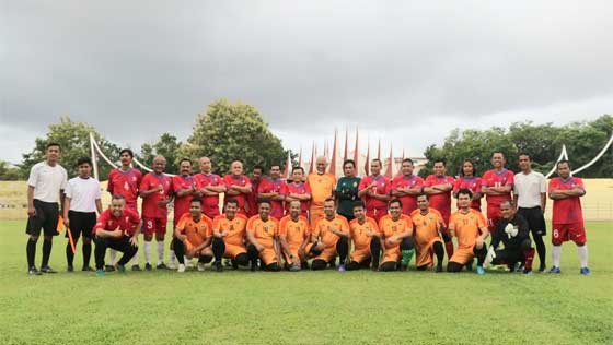 Gubernur Jambi Tantang Sakato FC di GOR H Agus Salim Padang