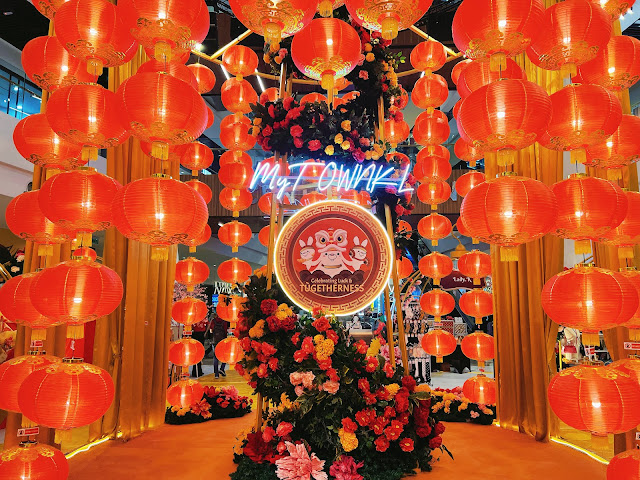 Lunar New Year decoration in shopping center_1