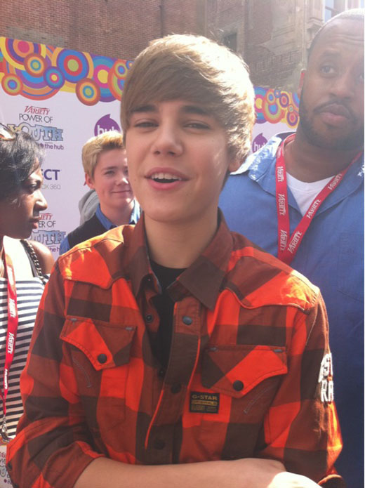 justin bieber tickets. justin bieber gives 500