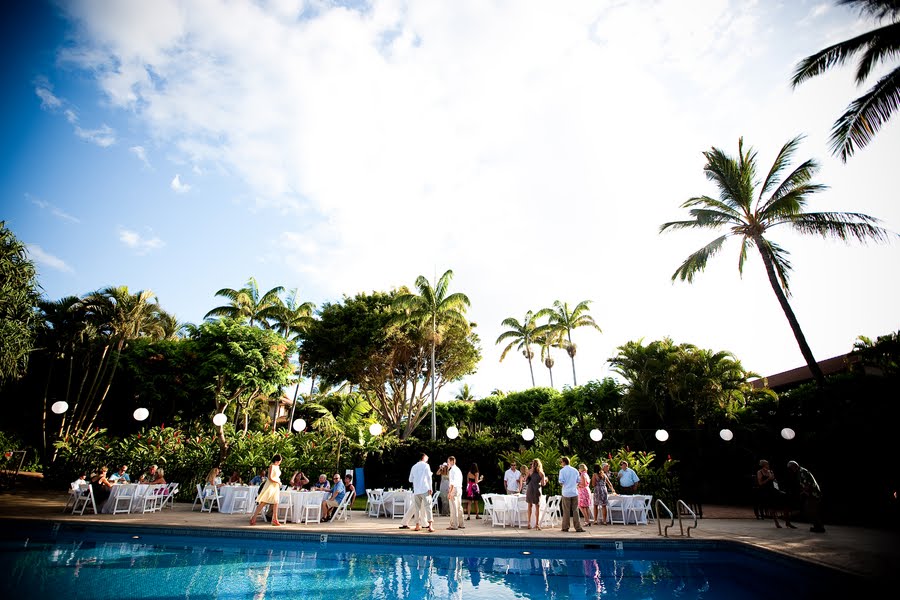 What would a Hawaiian wedding be without little drink umbrellas