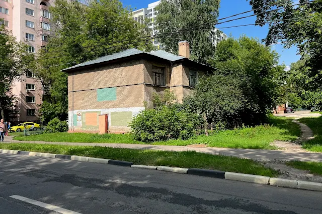 Мытищи, микрорайон 36А, улица Академика Каргина, 2-й Первомайский проезд, жилой дом 1929 года постройки