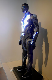 Black Lightning season 1 costume