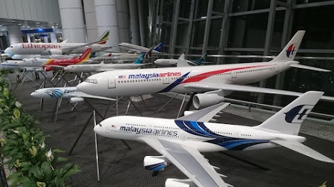 Kapal Terbang Di Malaysia / Rakaman mendebarkan tentang kapal terbang yang dirampas.