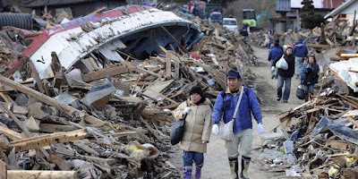 Kumpulan Foto Gempa, Tsunami Jepang 11 Maret 2011 - Tragedi Borneo