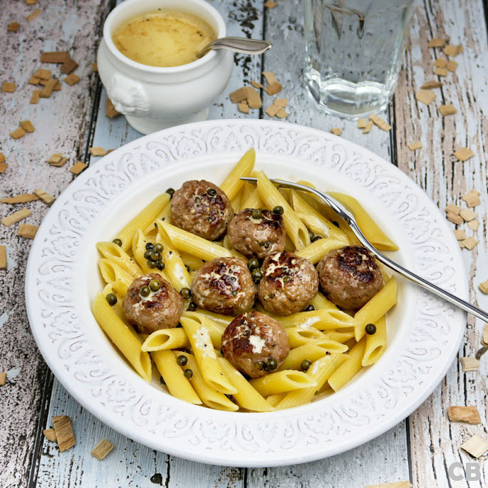 Recept: zo maak je zelf heerlijke pasta met tartaarballetjes in een romige groenepepersaus