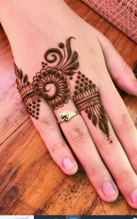 simple and easy mehndi designs 2023 image 18