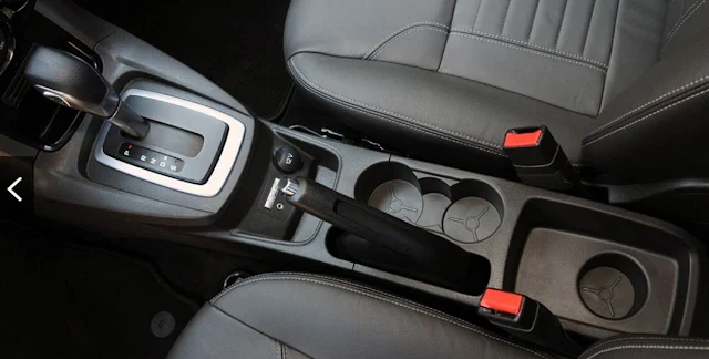 New Fiesta 2014 - interior - console central