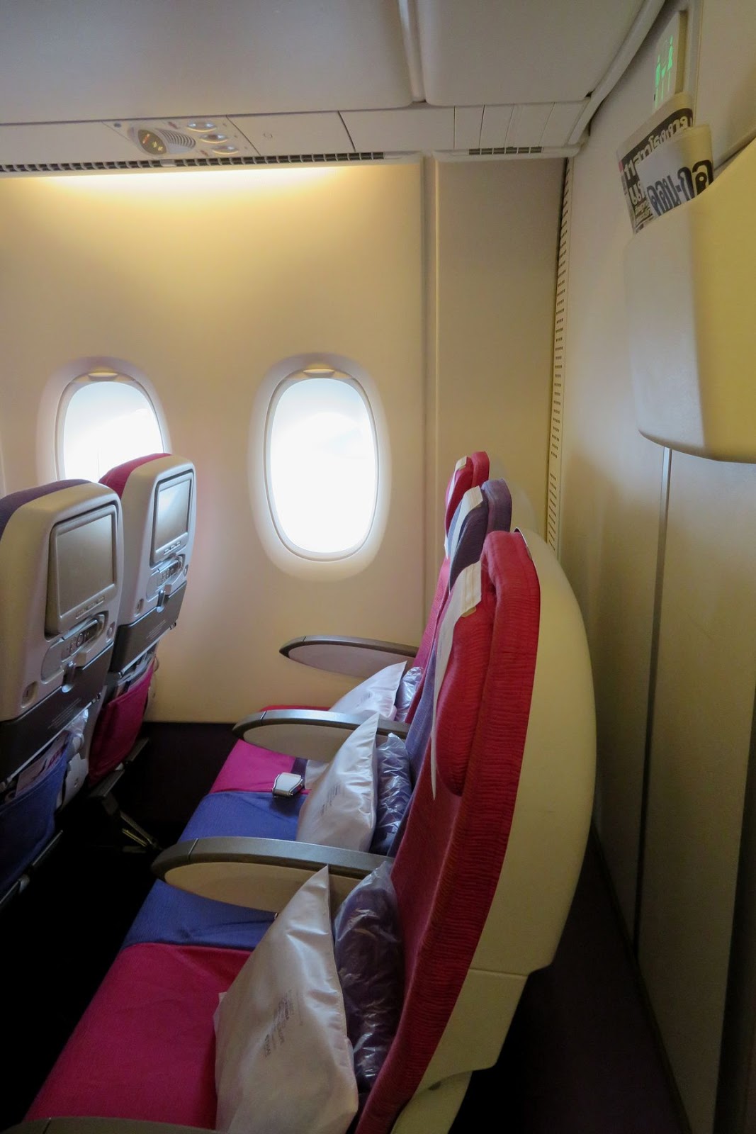 タイ バンコク での生活情報 Tg676 A380 で座席指定した１階席の65h