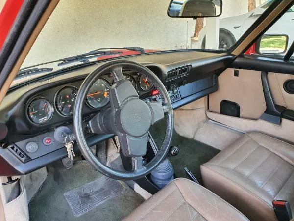 1983 Porsche 911 SC Interior