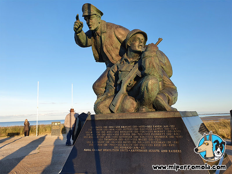 US NAVY Utah Beach con Perros - Normandía - Francia