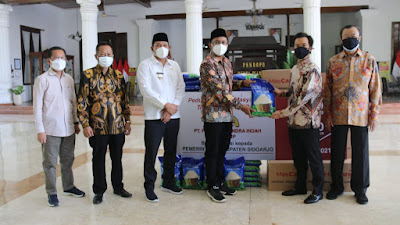 Bantu Warga Terdampak Pandemi, Pengusaha Properti di Sidoarjo Menyumbang 25 Ton Beras dan 1.000 Box Masker