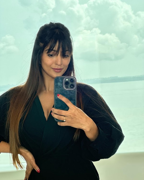vaibhavi joshi cleavage selfie busty indian actress