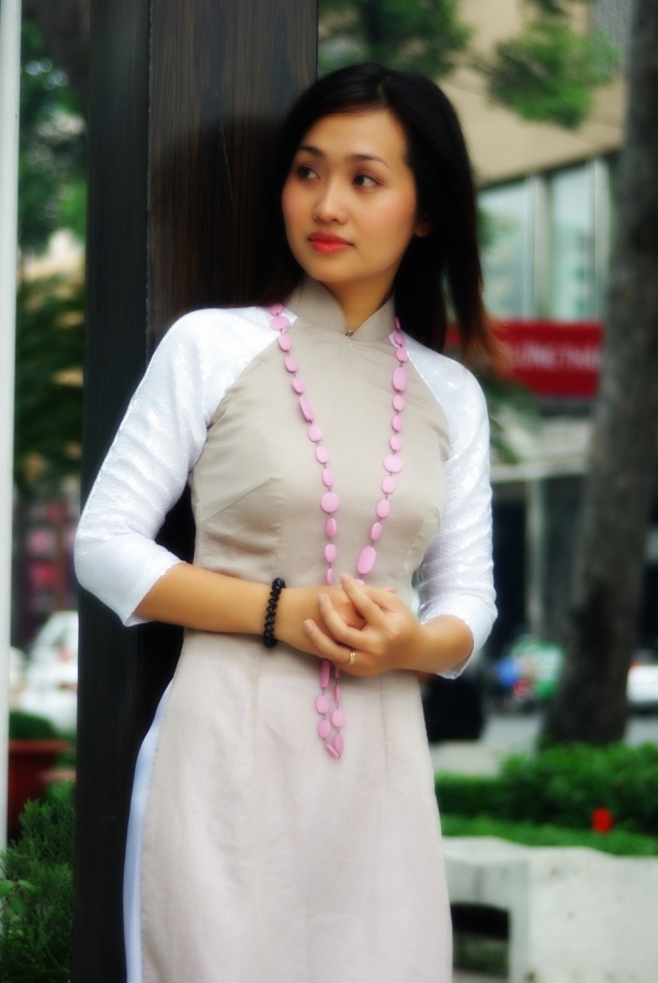 Vietnamese long dress is so pretty with beautiful girl 